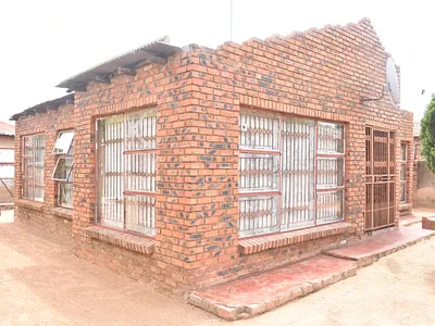 5 Bedroom House For Sale in Soshanguve - QfzT.webp