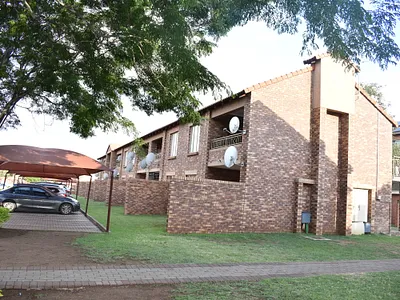 2 Bedroom Apartment For Sale in Akasia - LCQJ.webp