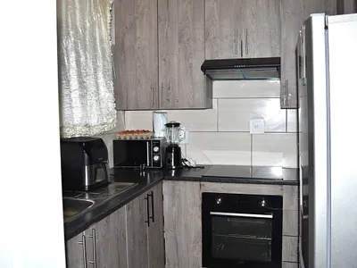 1 Bedroom Apartment For Sale in Pretoria - UhYp.webp