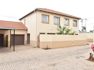 3 Bedroom Apartment For Sale in Pretoria - JBbW.webp