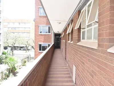 1.5 Bedroom Apartment For Sale in Pretoria - ujt5.webp