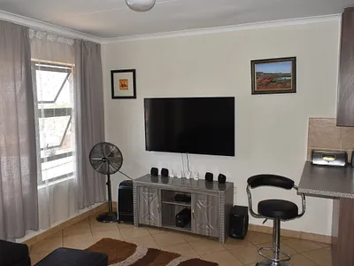 2 Bedroom Apartment For Sale in Akasia - img