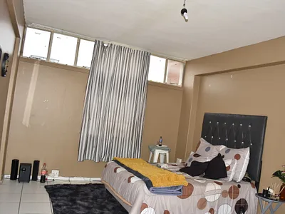 4.5 Bedroom Apartment For Sale in Pretoria - img