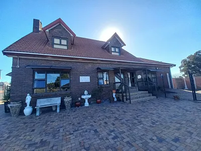 2 Bedroom House To Rent in Kuils River - ZWnX.webp