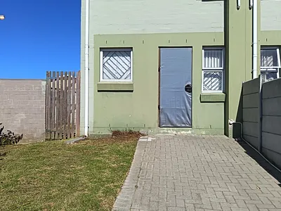 2 Bedroom House To Rent in Blue Downs - 0jCR.webp
