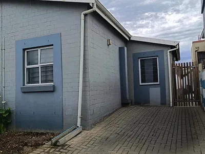 2 Bedroom House For Sale in Blue Downs - R6KO.webp