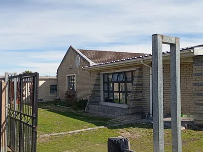 4 Bedroom House For Sale in Eersterivier - sVrb.webp