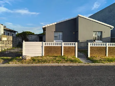 2 Bedroom House For Sale in Eersterivier - xOK0.webp
