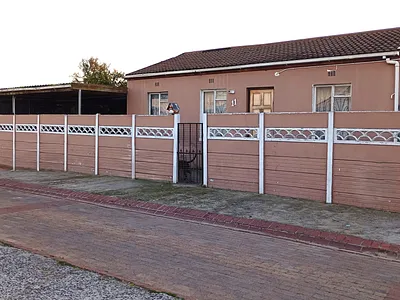 3 Bedroom House For Sale in Eersterivier - LR9B.webp
