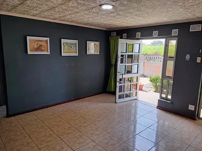 4 Bedroom House For Sale in Kuils River - Phoa.webp