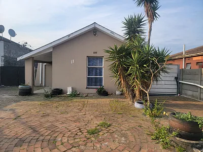 2 Bedroom House To Rent in Kuils River - ZS9w.webp