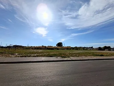 House For Sale in Kuils River - img