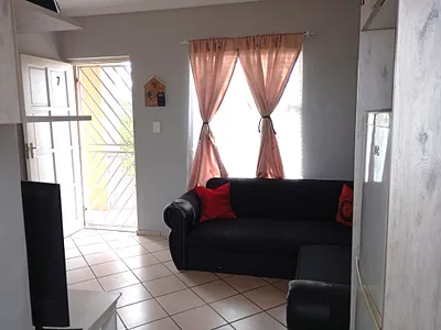 2 Bedroom Apartment For Sale in Blue Downs - O7vh.webp