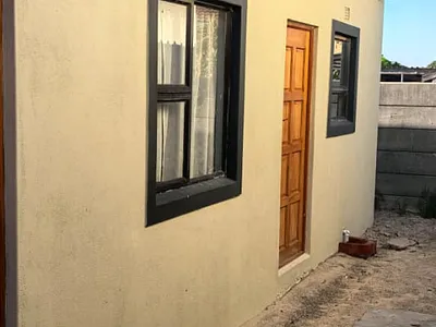 2 Bedroom House To Rent in Blue Downs - aZ8W.webp