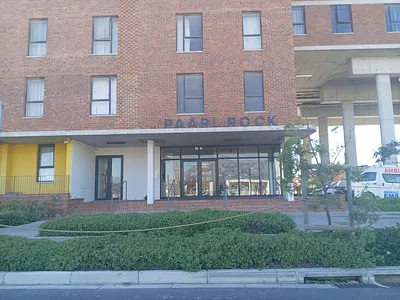 2 Bedroom Apartment To Rent in Cape Town - 9d2W.webp