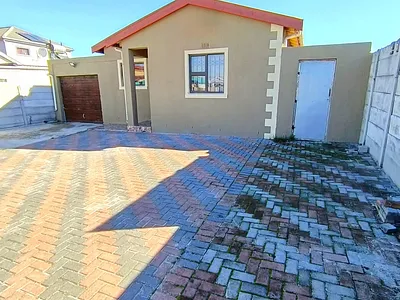 3 Bedroom House For Sale in Blue Downs - img