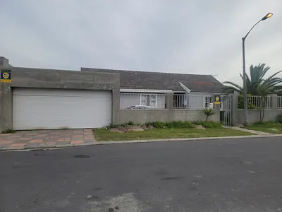 3 Bedroom House To Rent in Cape Town - L8K4.webp
