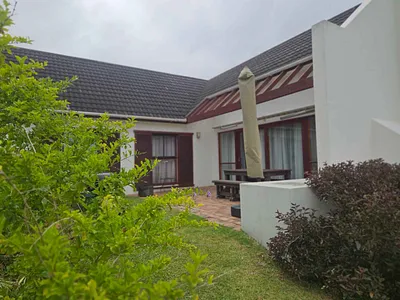 2 Bedroom House To Rent in Hermanus - AbmZ.webp