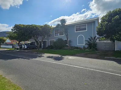 2 Bedroom House To Rent in Hermanus - img