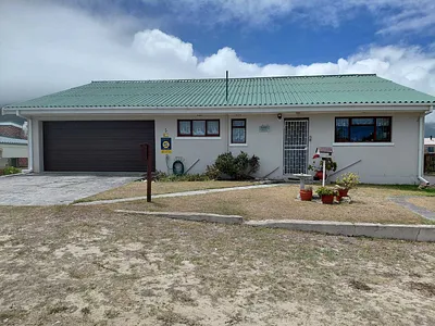 4 Bedroom House For Sale in Hermanus - vLDr.webp