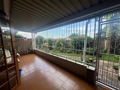 2 Bedroom Apartment For Sale in Pietermaritzburg - gXYe.webp