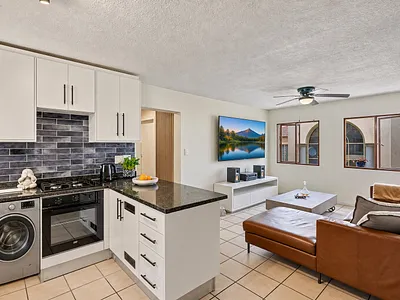 2 Bedroom Apartment To Rent in Roodepoort - img