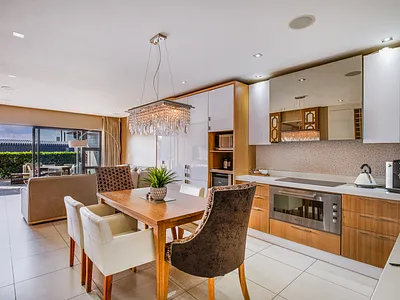 2 Bedroom Apartment For Sale in Sandton - img