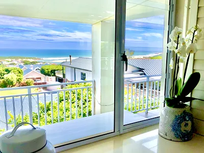 4 Bedroom House For Sale in Kenton On Sea - 8UX9.webp