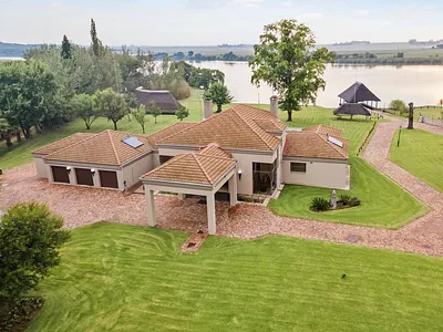 4 Bedroom House For Sale in Vanderbijlpark - lKSE.webp