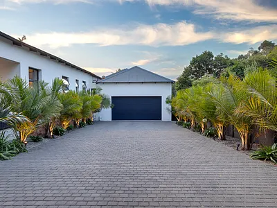 6 Bedroom House For Sale in Johannesburg - 15Ox.webp