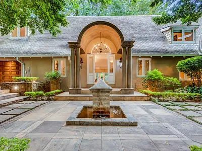 5 Bedroom House For Sale in Sandton - lxm2.webp
