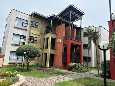 2 Bedroom Apartment For Sale in Sandton - jlHg.webp