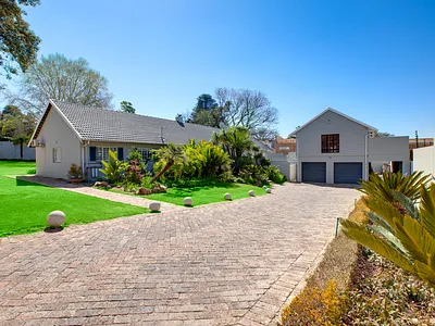 4 Bedroom House To Rent in Sandton - img