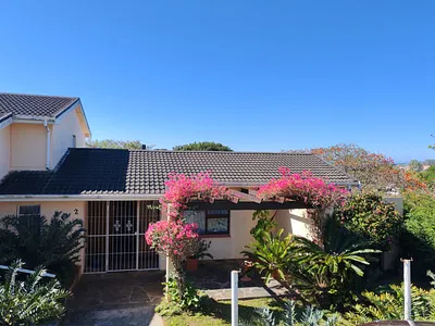 4 Bedroom House For Sale in Alexandria - 1lOw.webp