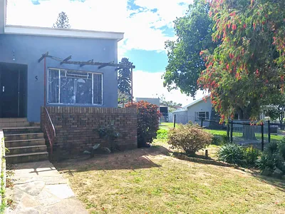 4 Bedroom House For Sale in Alexandria - a1Nb.webp