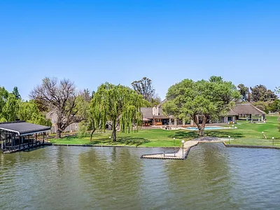 6 Bedroom House For Sale in Vanderbijlpark - 2D3j.webp