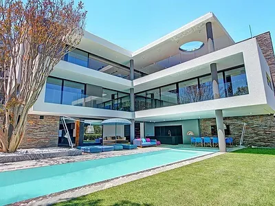 4 Bedroom House For Sale in Cape Town - INCp.webp