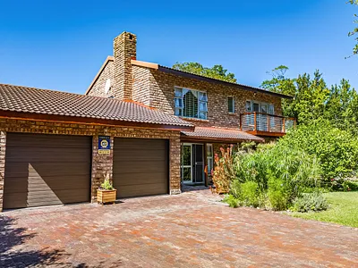 4 Bedroom House For Sale in Knysna - img