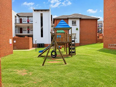 2 Bedroom Apartment To Rent in Krugersdorp - img