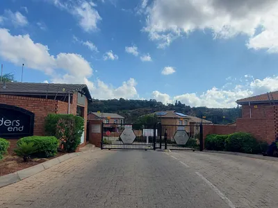 2 Bedroom Townhouse To Rent in Roodepoort - xhXr.webp