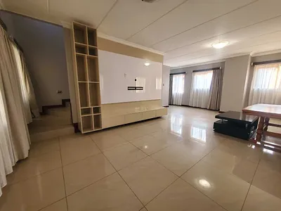 3 Bedroom Townhouse To Rent in Roodepoort - 88E7.webp