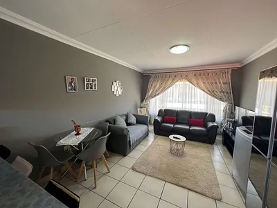 2 Bedroom Apartment To Rent in Krugersdorp - img