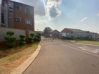 2 Bedroom Apartment For Sale in Midrand - img