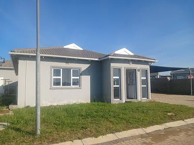 3 Bedroom House For Sale in East London - v7Lk.webp