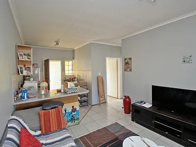 2 Bedroom Apartment For Sale in Germiston - oL6X.webp