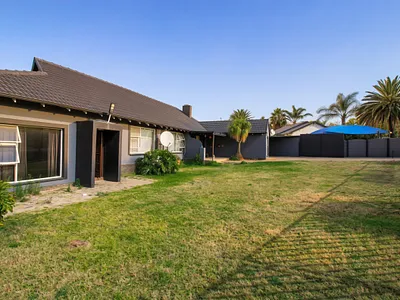3 Bedroom House For Sale in Germiston - H3WX.webp