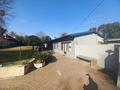 3 Bedroom House For Sale in Johannesburg - T9qS.webp