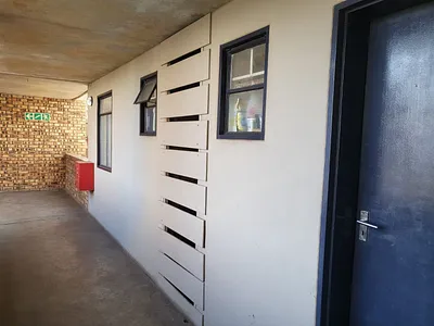 2 Bedroom Apartment For Sale in Johannesburg - UF6H.webp