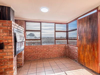 2 Bedroom Townhouse For Sale in Port Elizabeth - Gxzq.webp