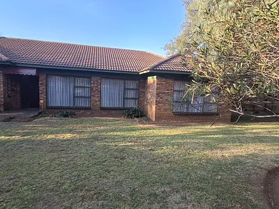 3 Bedroom House For Sale in Nigel - VZWH.webp